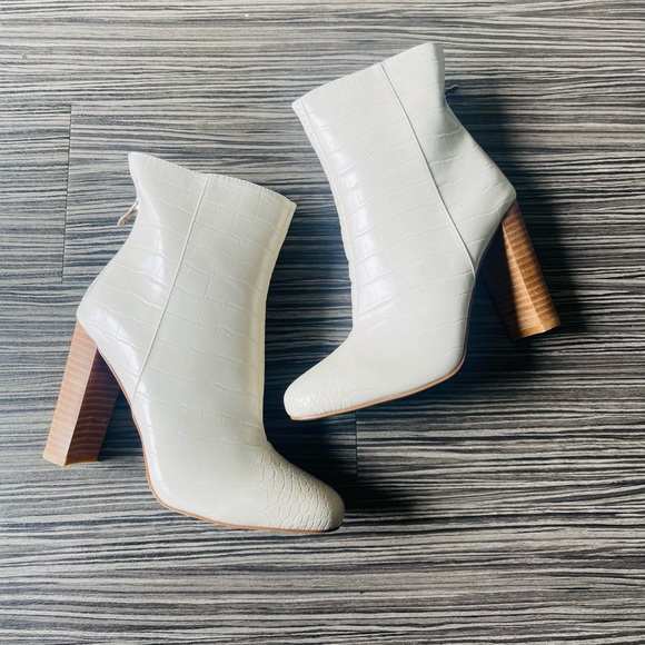 billini: corlie boot main image 0